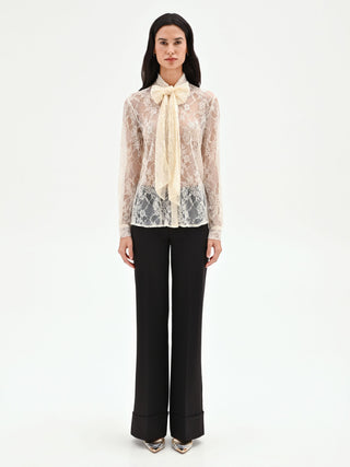 Camicia in pizzo panna con collo lavallière