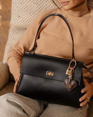 Sac à main noir avec foulard