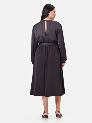 Abito Curvy  midi moro con scollo ad anello