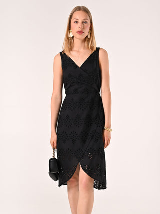 Robe fourreau cache-cœur noire broderie anglaise