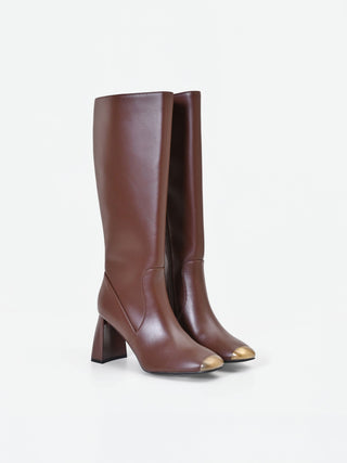 Botte haute couleur chocolat avec détail doré