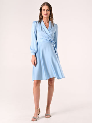 Überkreuztes Kleid in Hellblau aus Satin