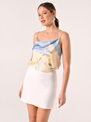 Top aus Satin mit Schmuckträgern