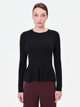 Maglia nera a costine con fondo a peplo