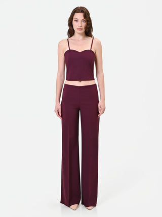 Bordeauxrotes Crop-Top mit Herzausschnitt