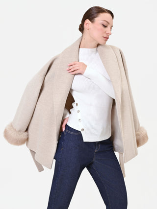 Maglia asimmetrica con bottoni panna bianco