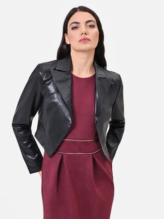 Veste cropped noire à larges revers