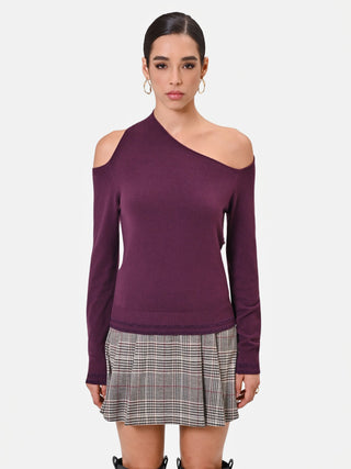 Maglia in viscosa bordeaux con scollo asimmetrico