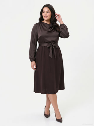 Abito curvy midi marrone in raso