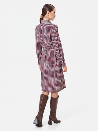 Bordeauxrotes Hemdblusenkleid mit Mikromuster