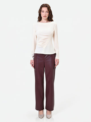 Weiße Bluse mit asymmetrischer Drapierung