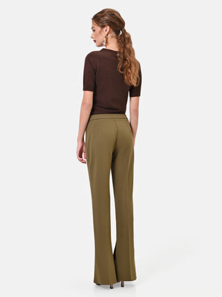 Pantalone svasato verde militare con spacco al fondo
