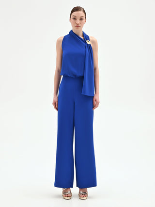 Tuta palazzo blu cina con dettaglio gioiello