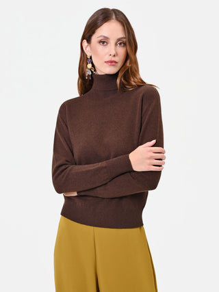 Pull à col roulé marron foncé à bords côtelés