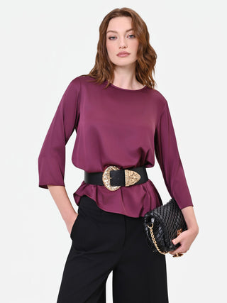 Blouse en satin rouge bordeaux