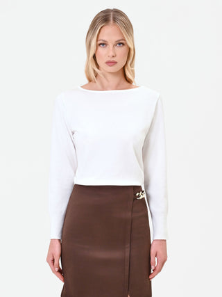 Cremefarbener Pullover mit U-Boot-Ausschnitt