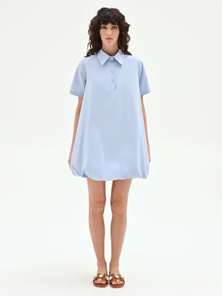 Abito camicia azzurro con orlo a palloncino