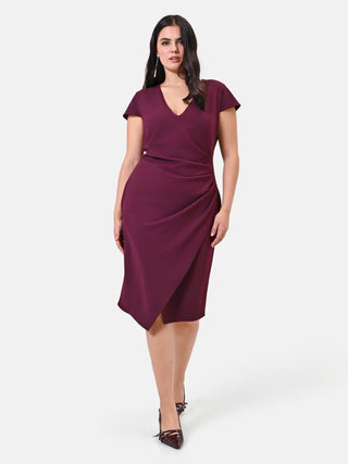 Robe fourreau Curvy bordeaux à drapé latéral
