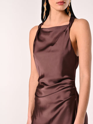 Robe couleur chocolat en satin