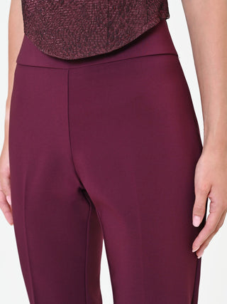 Pantalone svasato bordeaux rosso con piega centrale