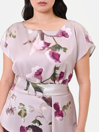 Blusa Curvy panna con stampa floreale e fondo asimmetrico
