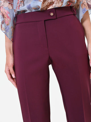 Pantalón pitillo burdeos