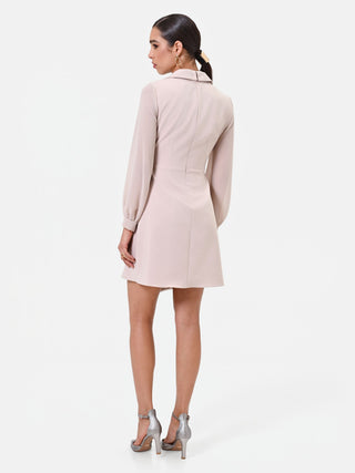 Taupe-beiges Wickelkleid mit Revers