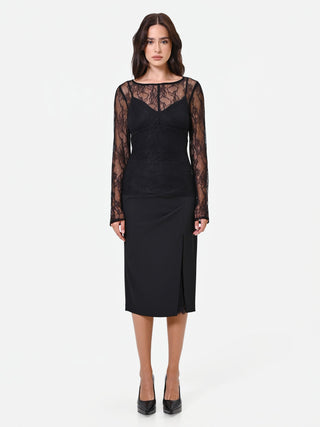 Schwarze Spitzenbluse mit herzförmigem Futter
