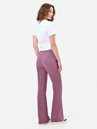 Pantalone bootcut rosa antico con piega stirata
