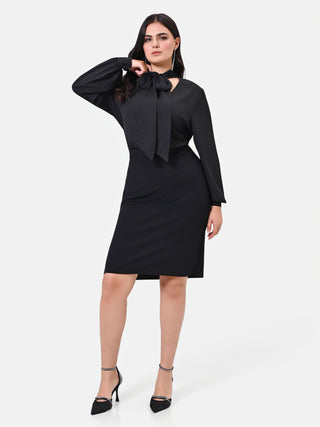 Abito Curvy  tubino nero con strass e fiocco