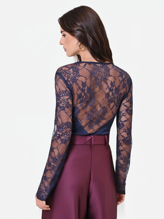 Navyblaue Bluse mit Wasserfallausschnitt und Spitzenärmeln