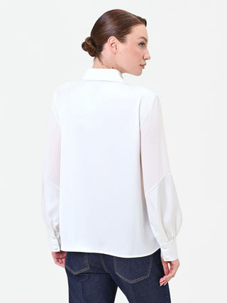 Chemise en georgette blanc crème avec empiècement géométrique