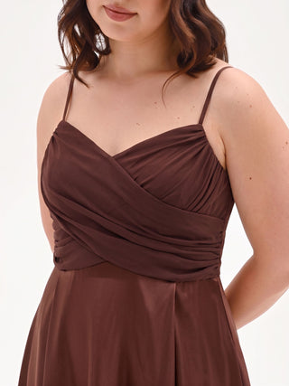 Langes Curvy-Kleid mit drapiertem Oberteil