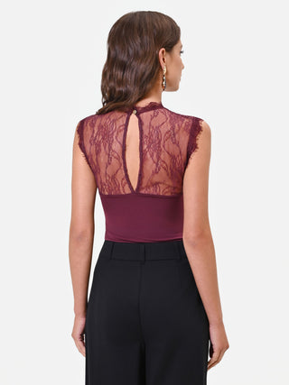 Top smanicato bordeaux con pizzo e drappeggio
