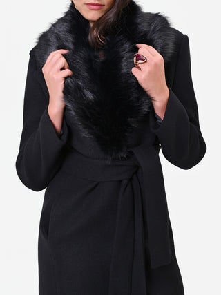 Cappotto midi nero con collo effetto pelliccia