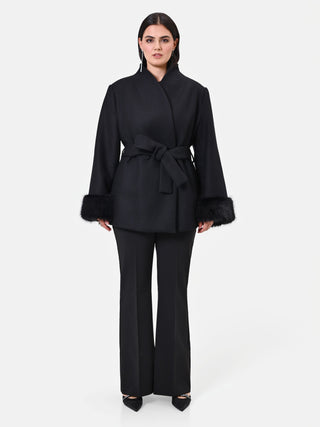 Cappotto Curvy nero con polsi effetto pelliccia