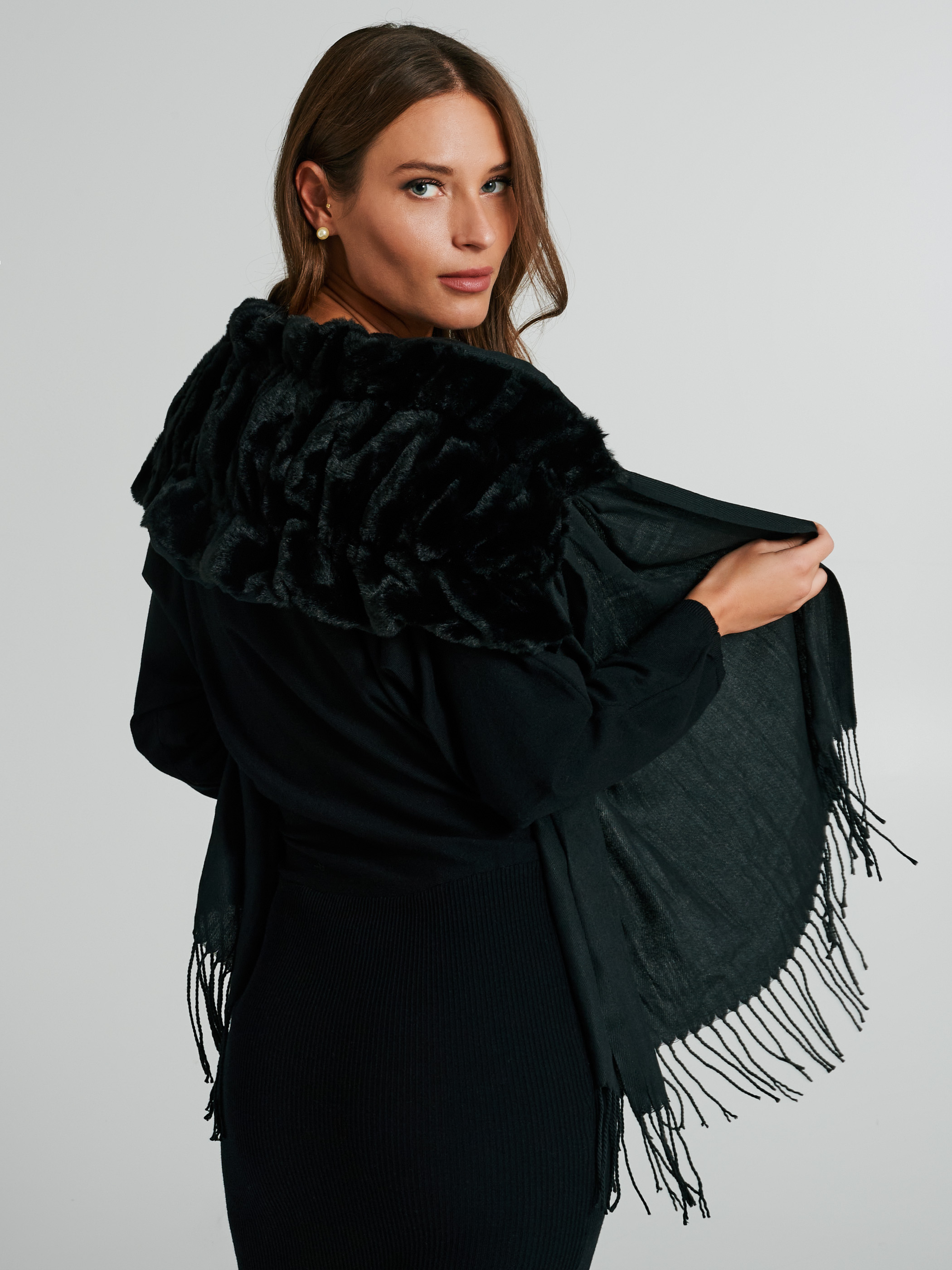 Fur trim pashmina best sale shawl