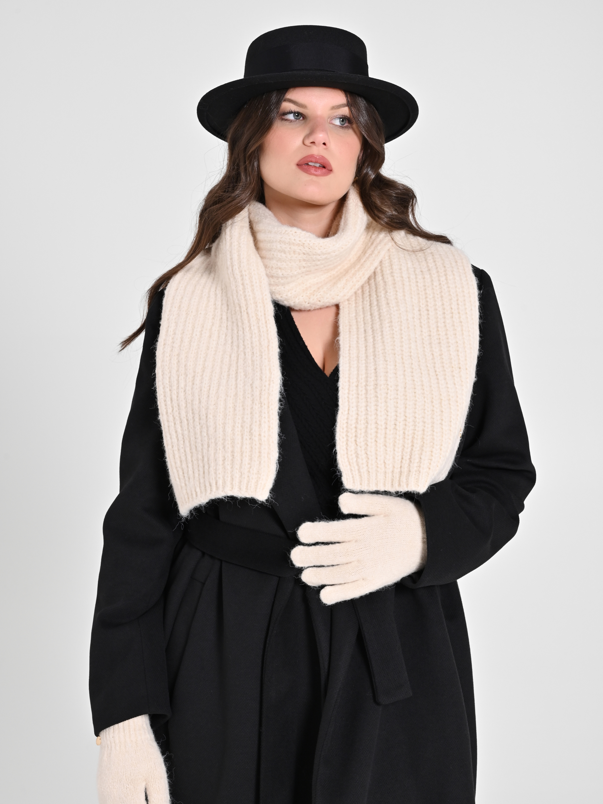 White Cable-knit Scarf