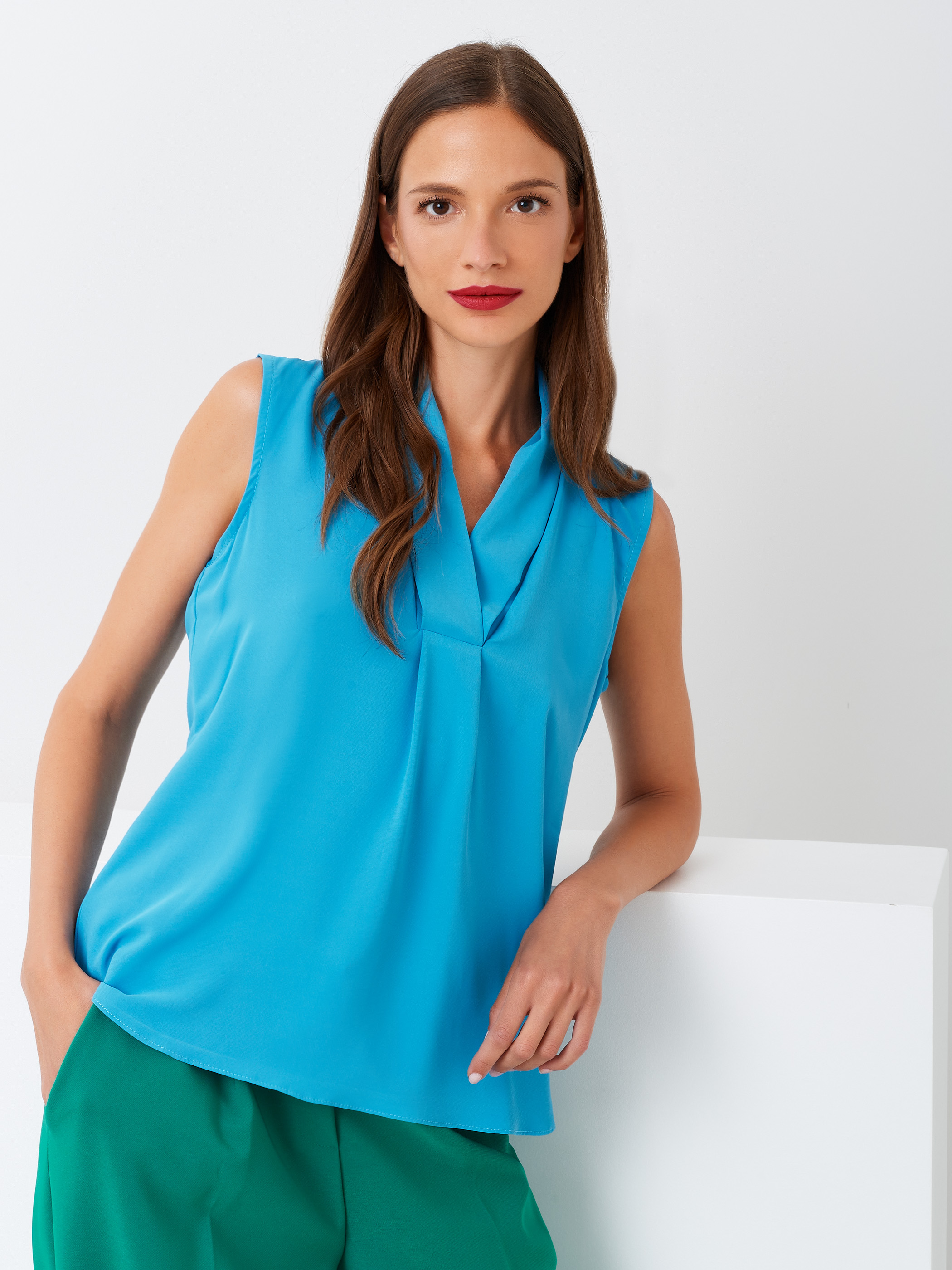 Blusa con escote de celeste | Celeste | Mujer |