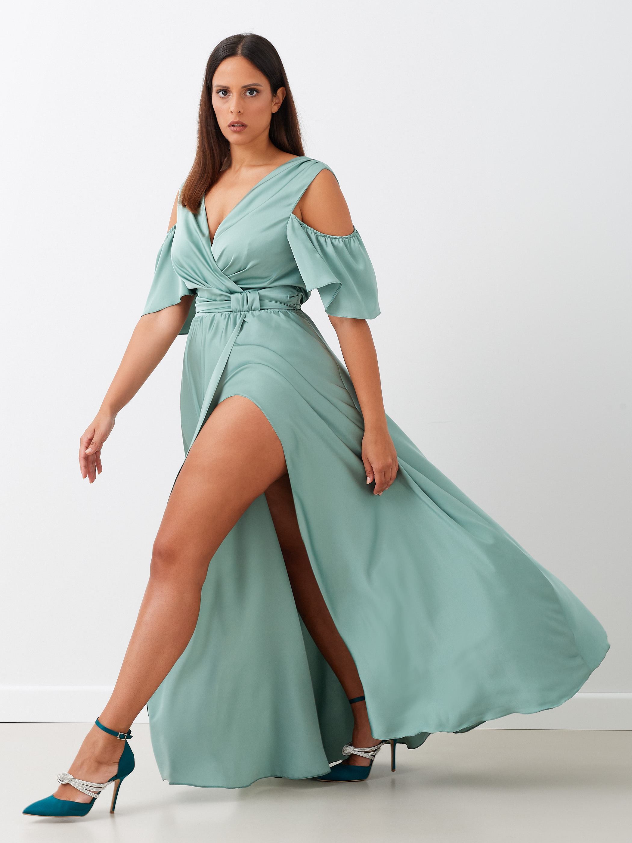 Vestido de vuelo curvy de raso | Verde Menta | Mujer | Rinascimento Vestido de vuelo curvy de raso | Verde Menta | Mujer | Rinascimento