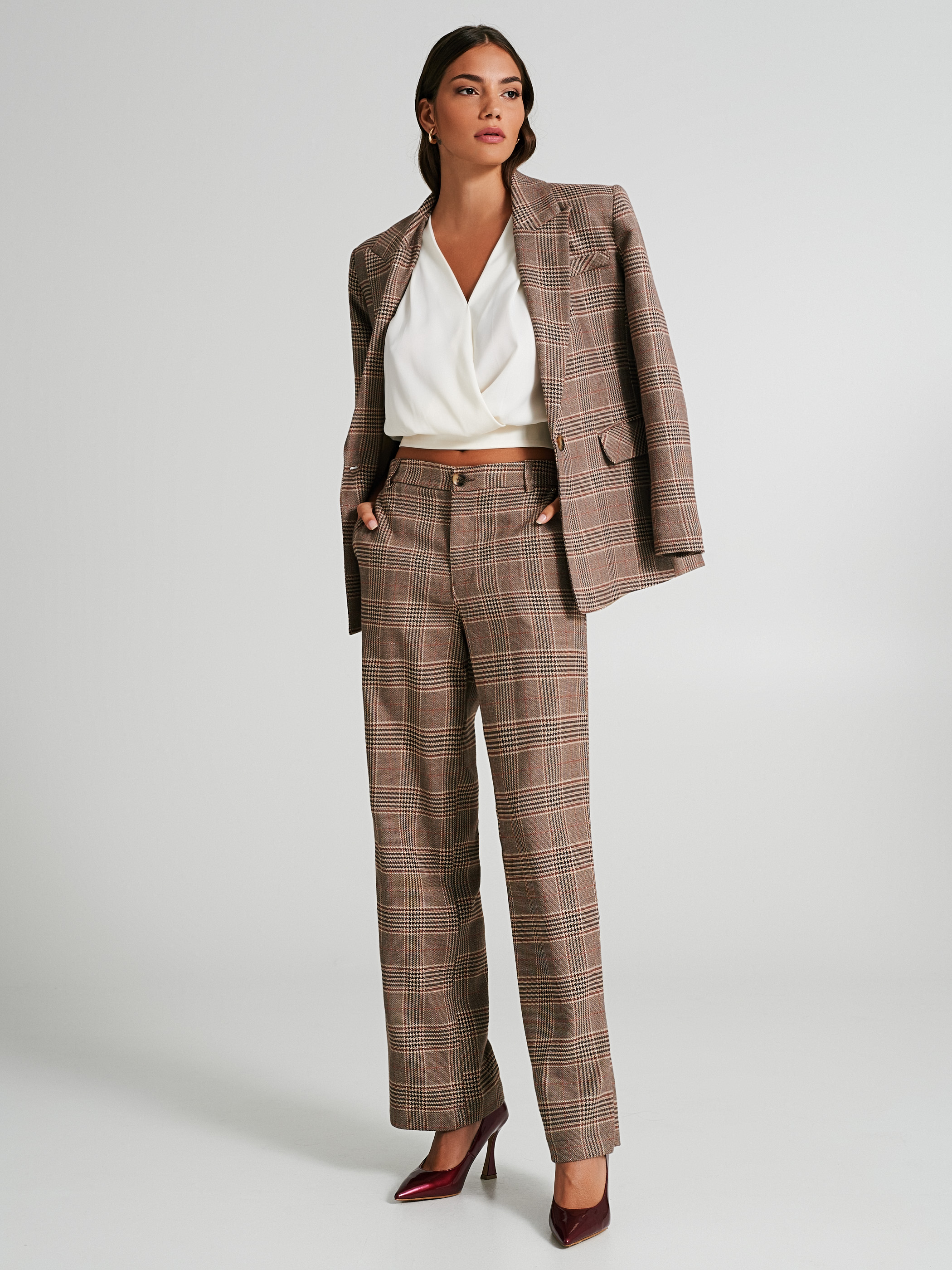 Outfit con shop pantaloni a quadretti
