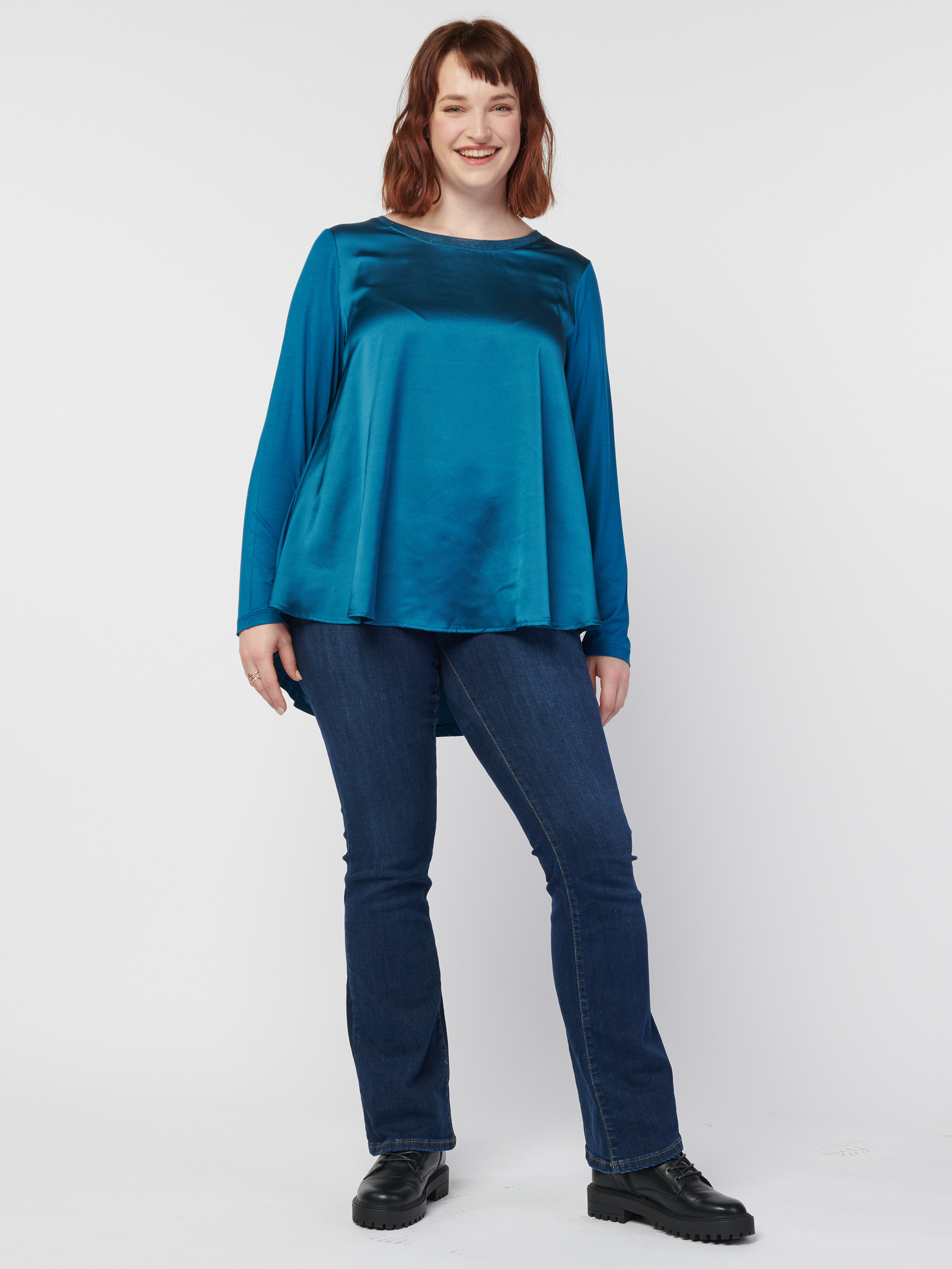 Jeans Curvy a zampa con tasca strass