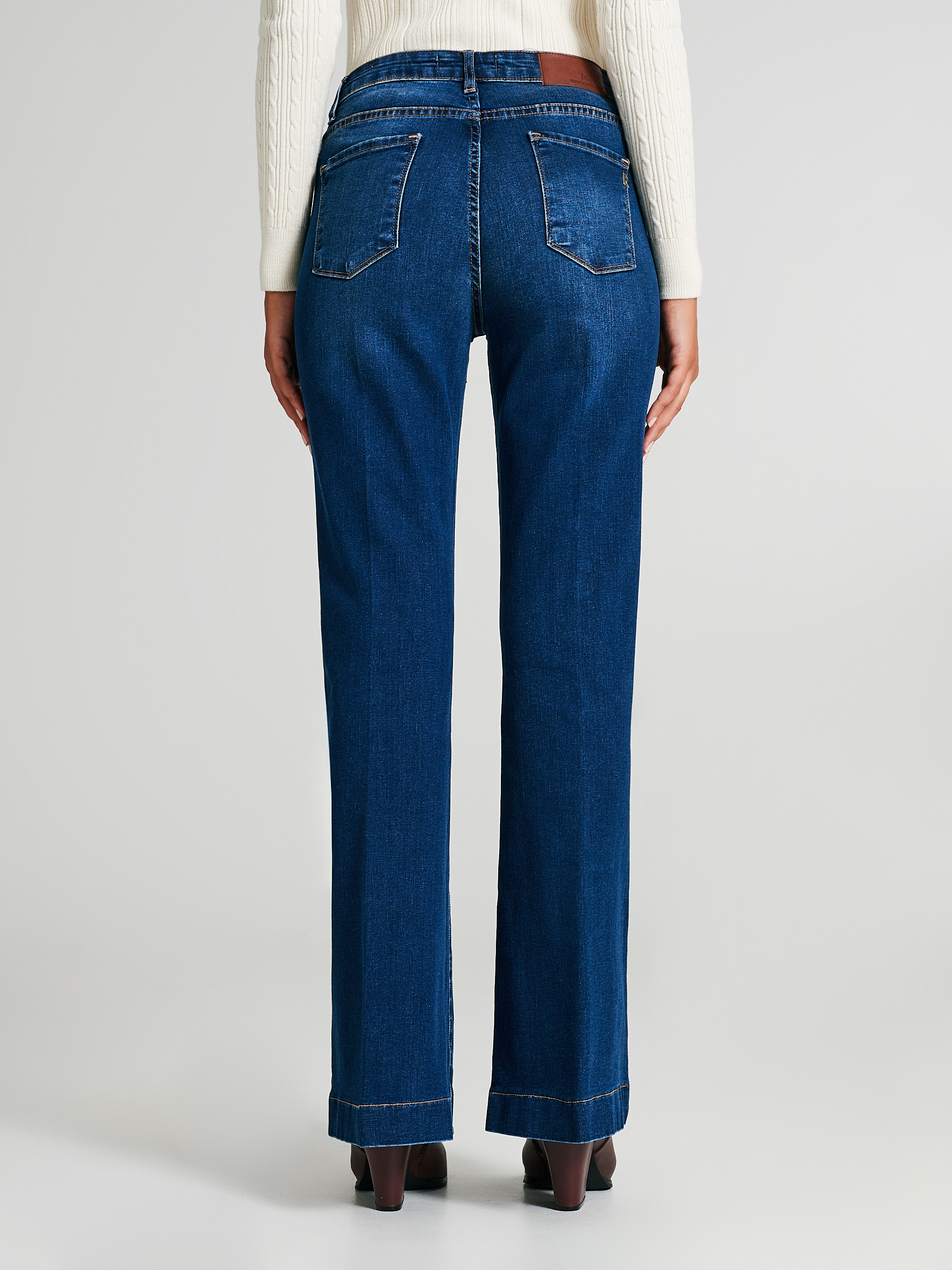 Jeans a zampa lavaggio sfumato