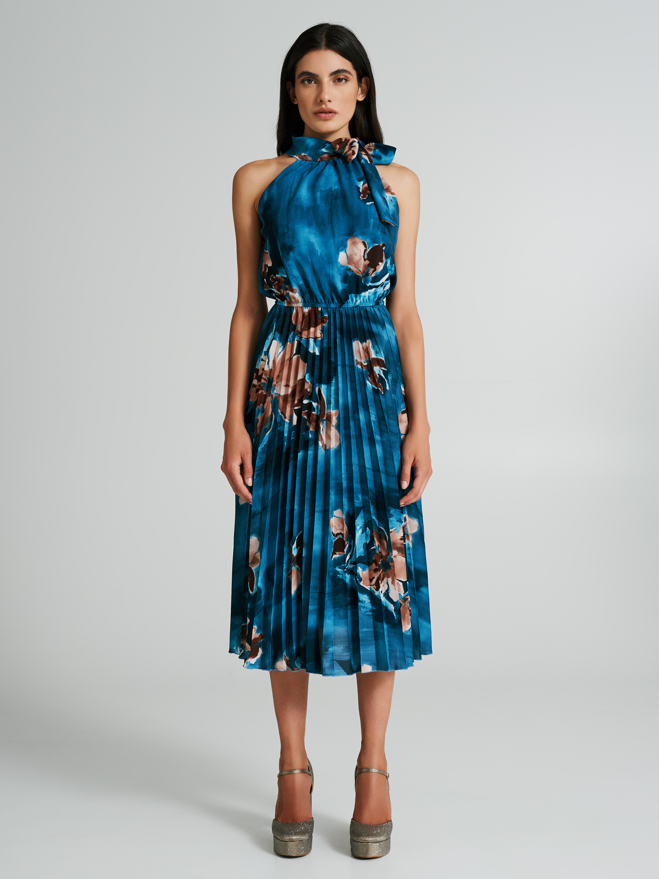 Robe avec online jupe plissée