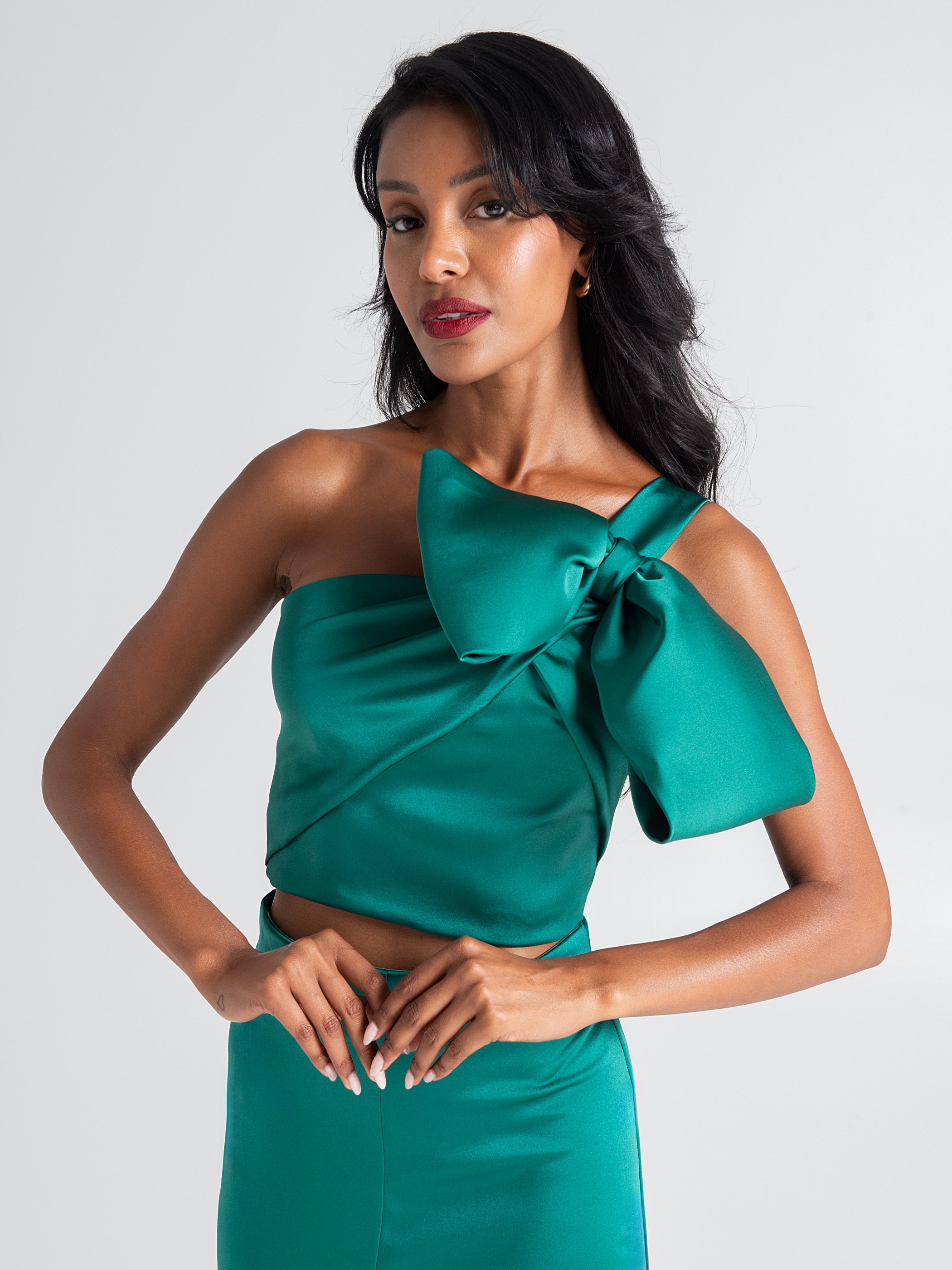Bow shoulder online top