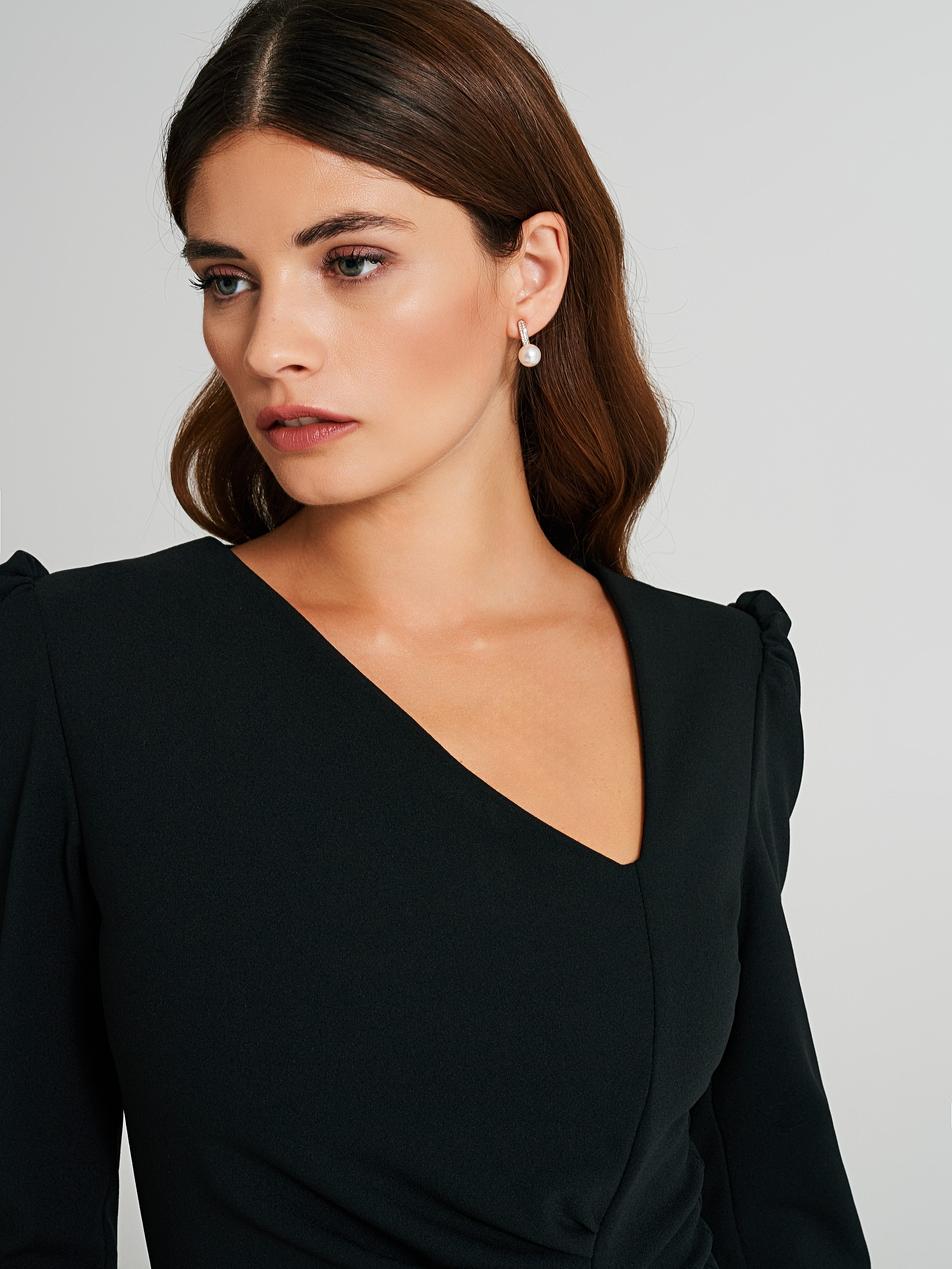 Asymmetric neck sale