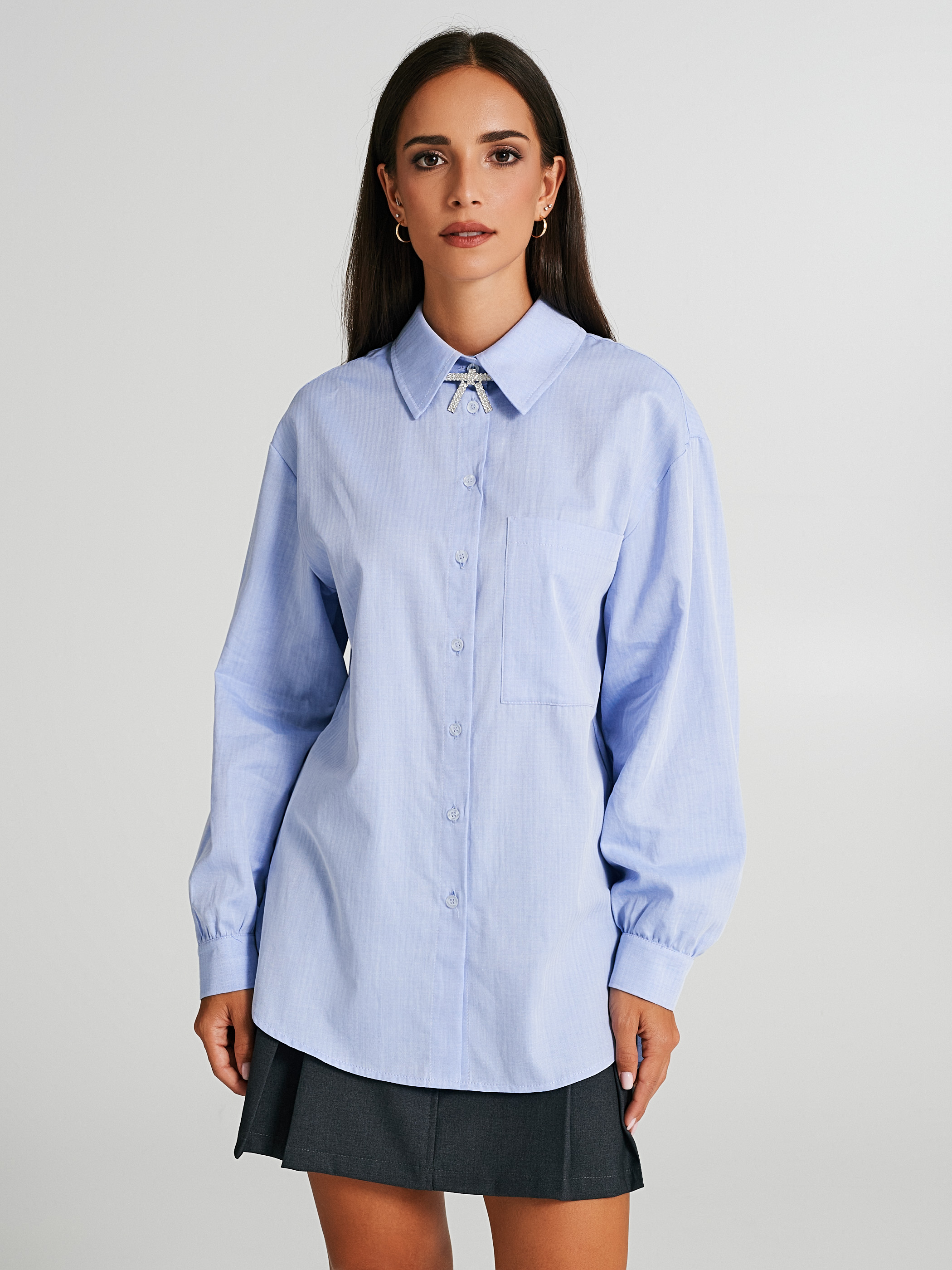 Camicia in cotone con spilla