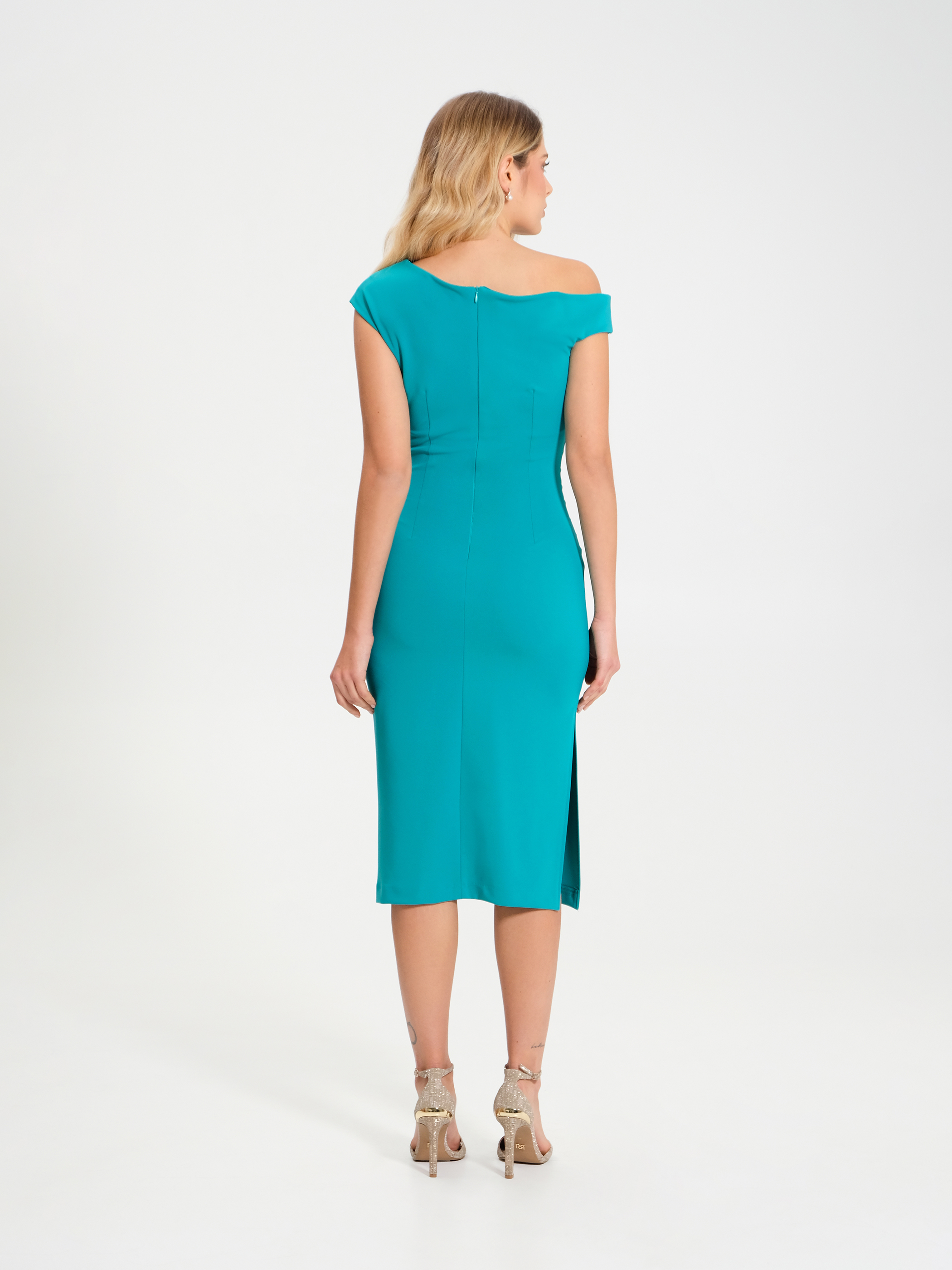 Robe fourreau a col asymetrique Rinascimento