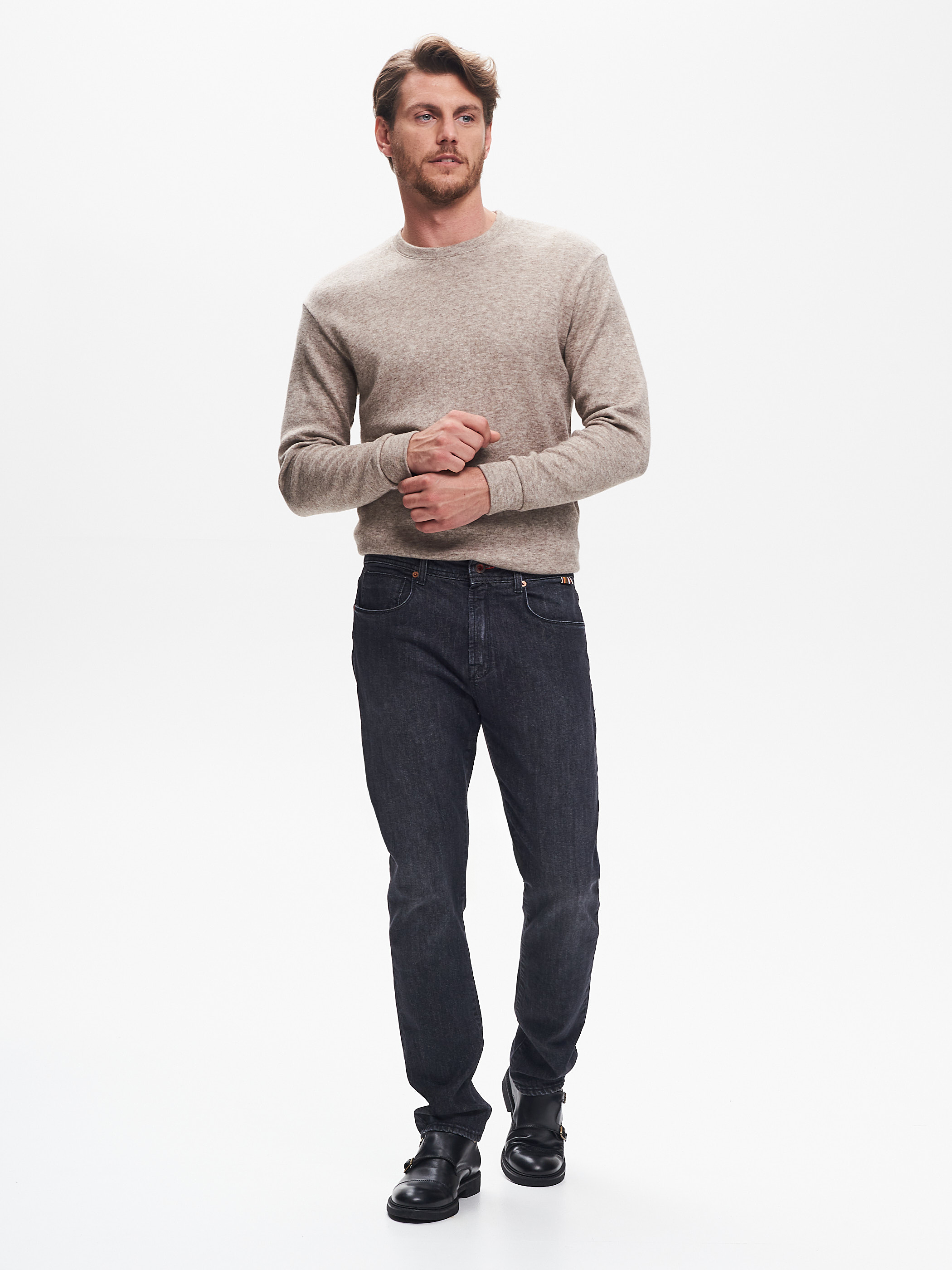 Vaqueros negros entallados para hombre QB24 Rinascimento