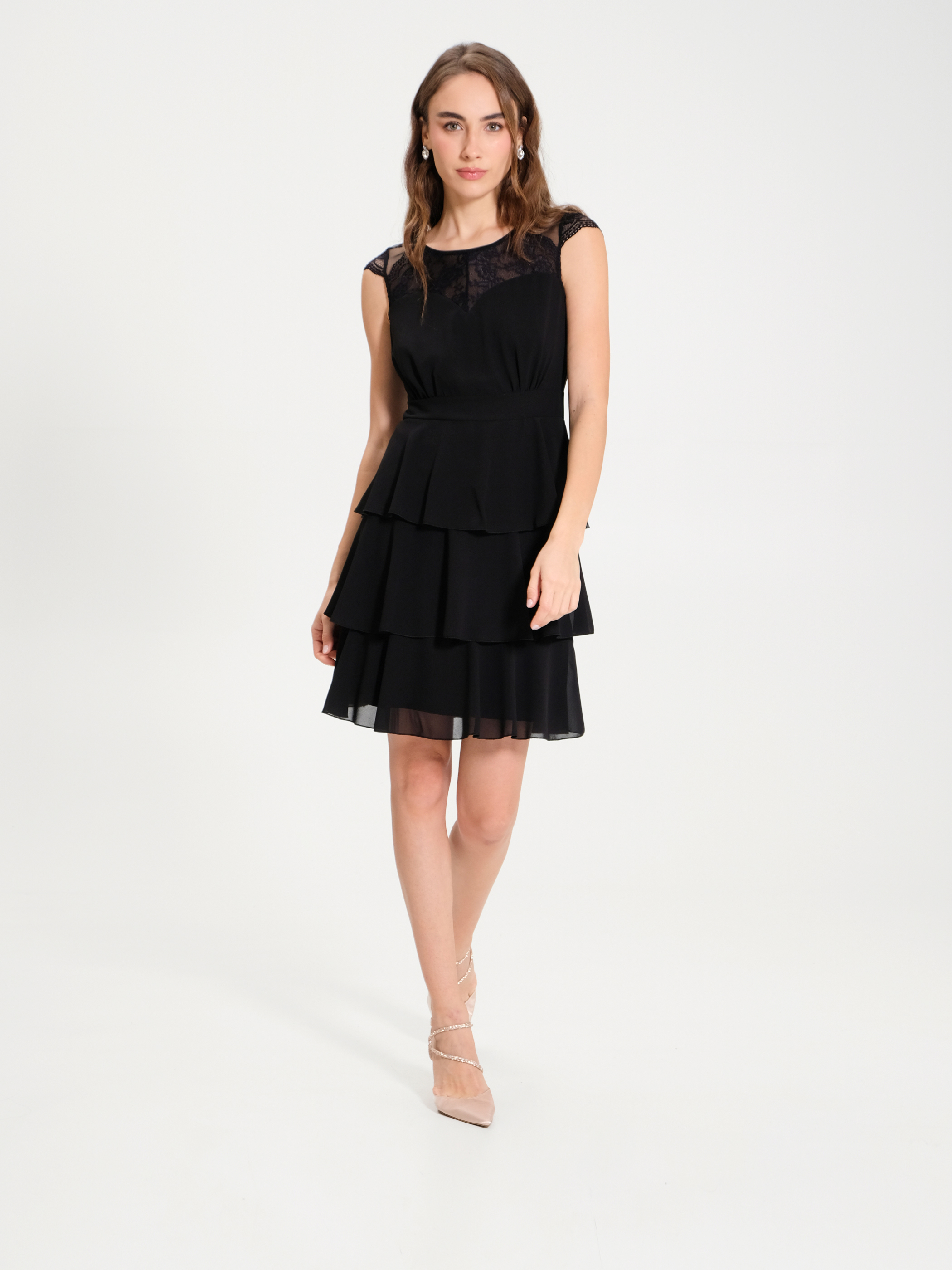 Robe volants en cr pe georgette et dentelle